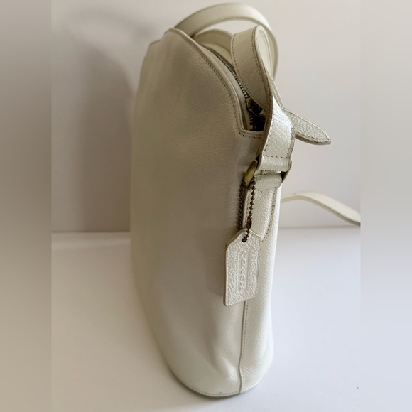 COACH || Authentic - Made in Italy Vintage Coach Crossbody Bag. - Picture 3 of 16